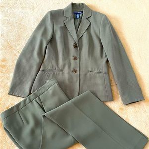 Evan-Picone Olive Green Suit, 4P